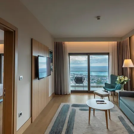 호텔 Radisson Blu 트라존