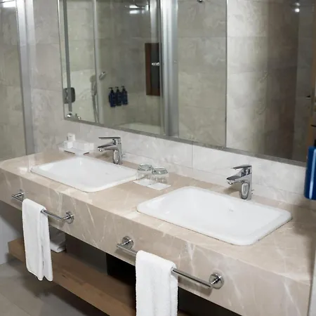 Radisson Blu Otel 5*